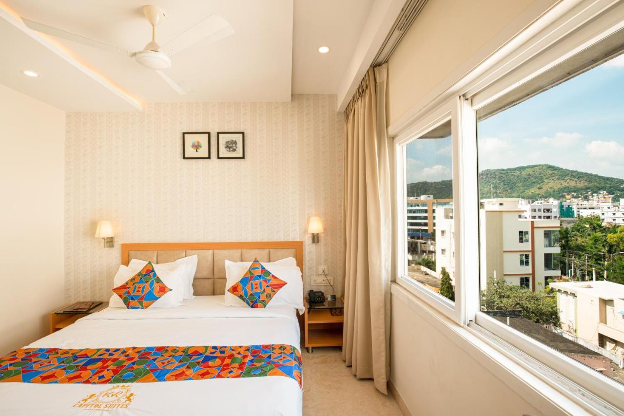 Kvr Capitol Suites Vijayawāda Buitenkant foto